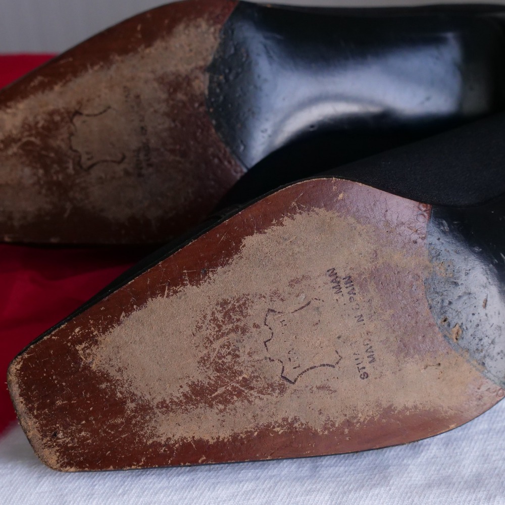 Perfect 90s Stuart Weitzman black kitten heels - Picture 5 of 8